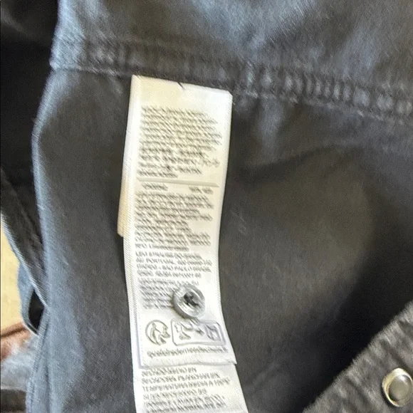 Teodora Western Shirt in  size medium  Black
LEVI'S - Picture 14 of 16